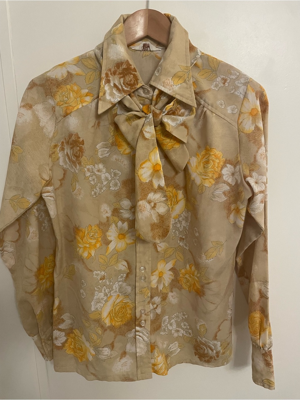 VTG Womens Beige Floral Dagger Collar Tie-Neck Blouse - Yellow Accents Size M